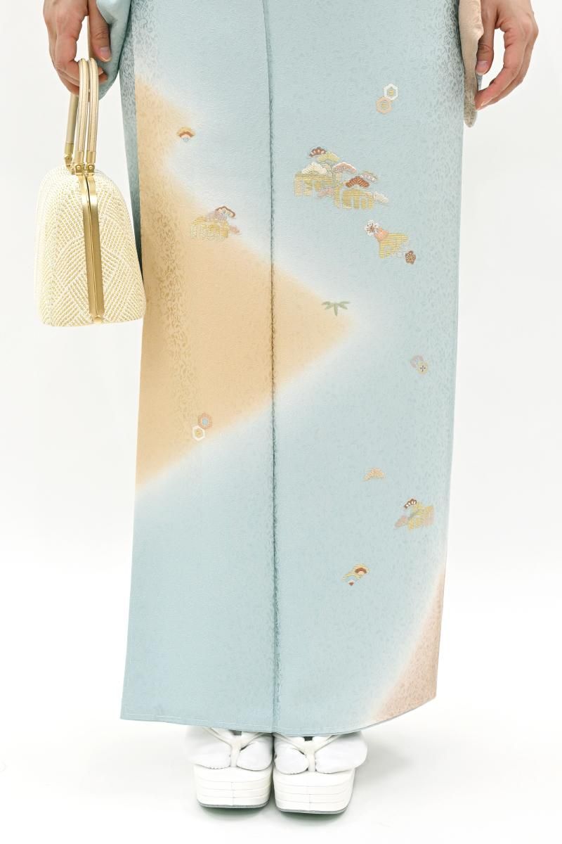 銀座【B-4261】刺繍 付下げ 淡水色 松皮菱に源氏香の図（落款入・反端