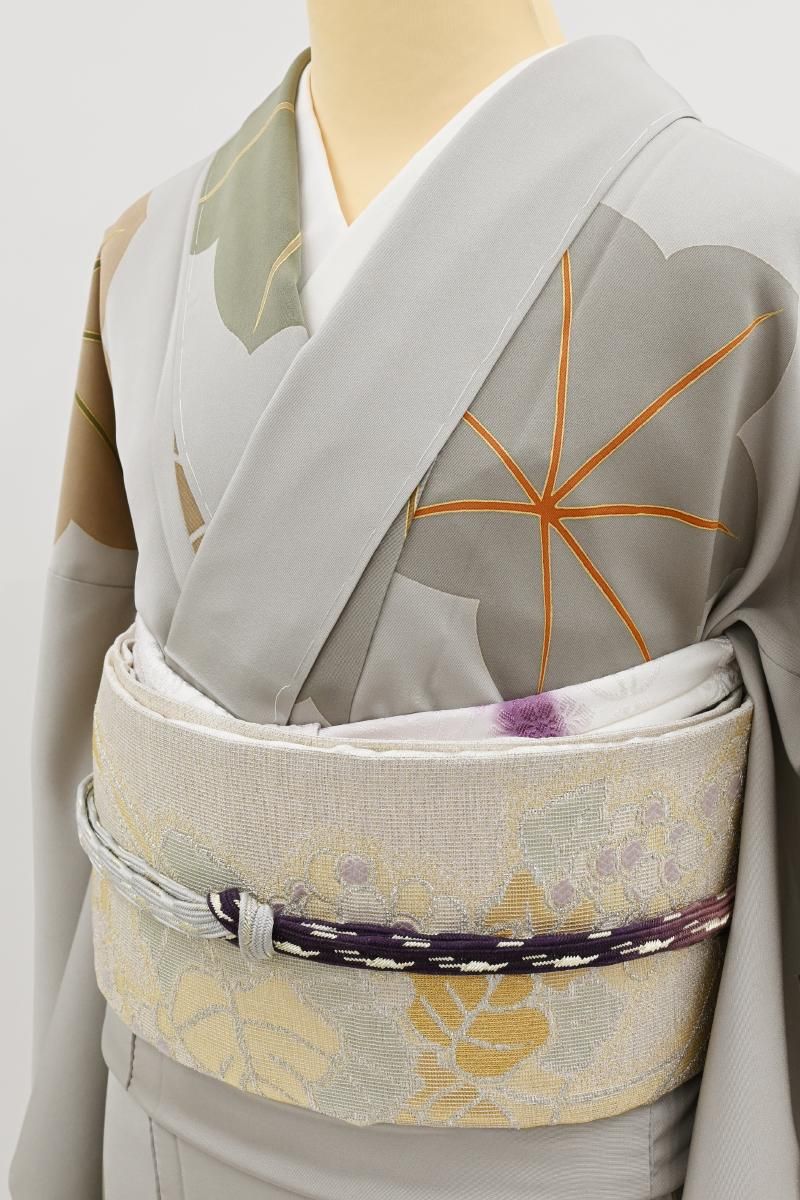 たころう　袋帯　白地　雲文様　パーティー 銀座【L-8479】誉田屋源兵衛製 袋帯 淡い象牙色 葡萄唐草文（落款入