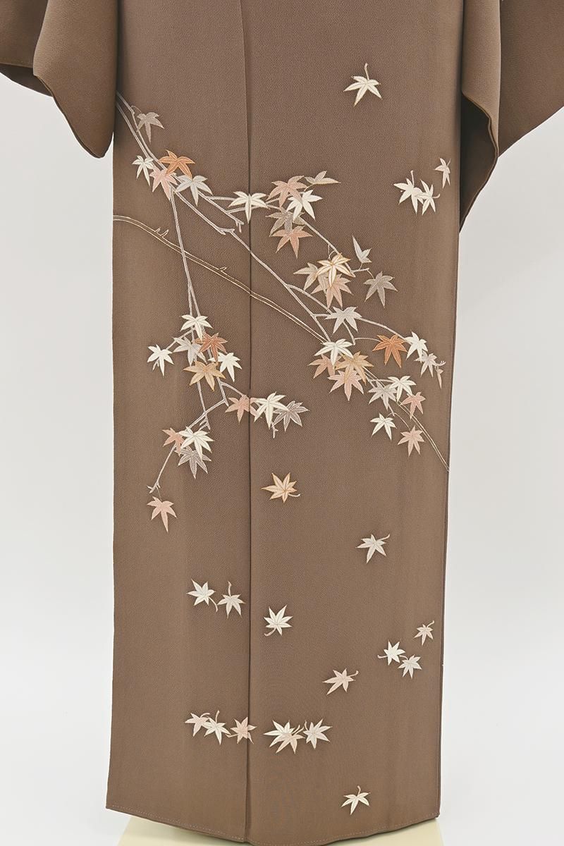 銀座【B-4307】繍一ッ紋 縮緬地 訪問着 黄櫨染色 紅葉の図（伊達