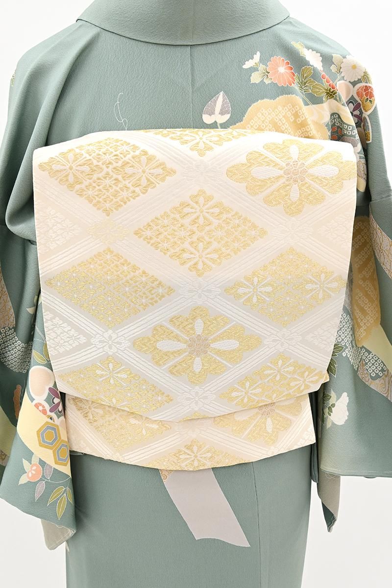 E 花菱模様 銀糸 淡色 パステル 白 華文 全通 正絹 フォーマルな袋帯 32 銀座【L-8538】袋帯 白色×薄香色 花菱文 - 銀座きもの青木｜長く