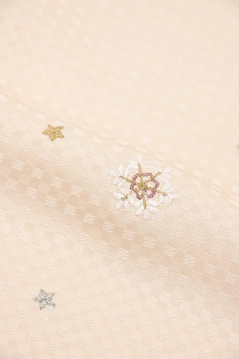 銀座【D-3939】刺繍 小紋 薄香色 雪花に星 :身丈152.5/裄64 - 銀座