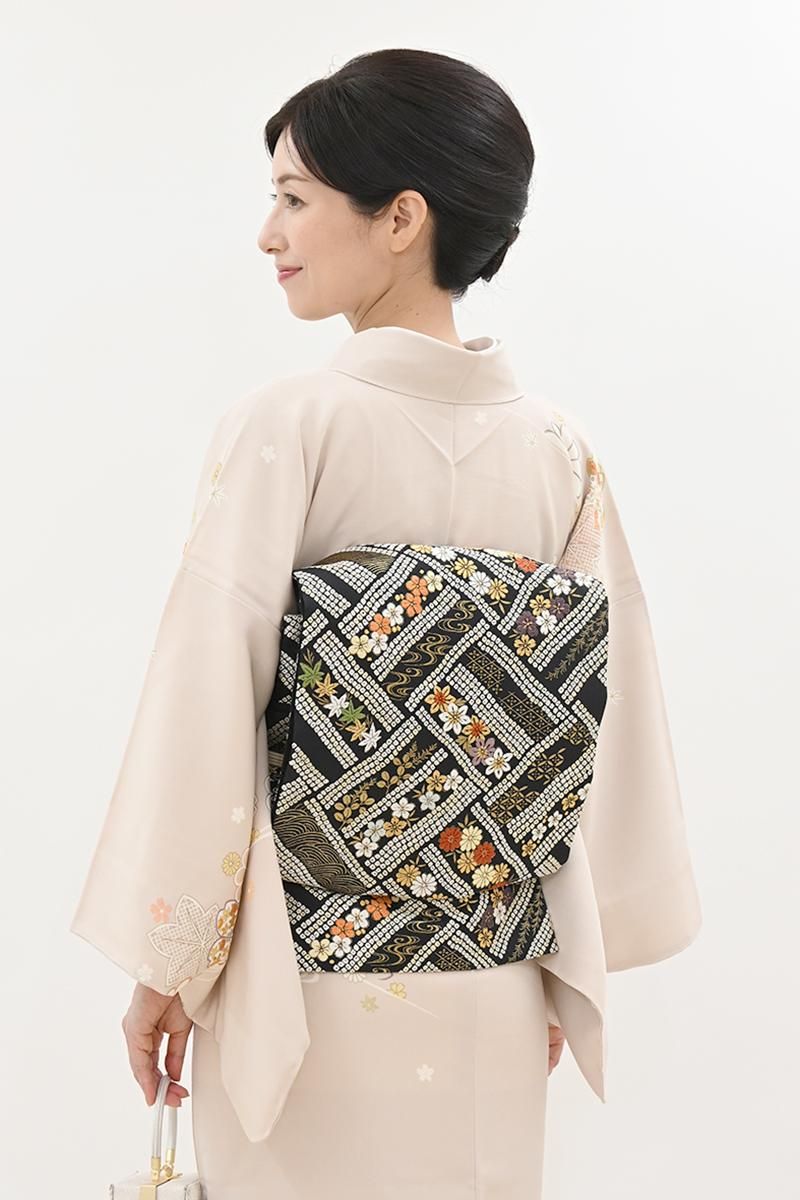 銀座【L-8493】袋帯 黒色 疋田の網代に四季花文 - 銀座きもの青木