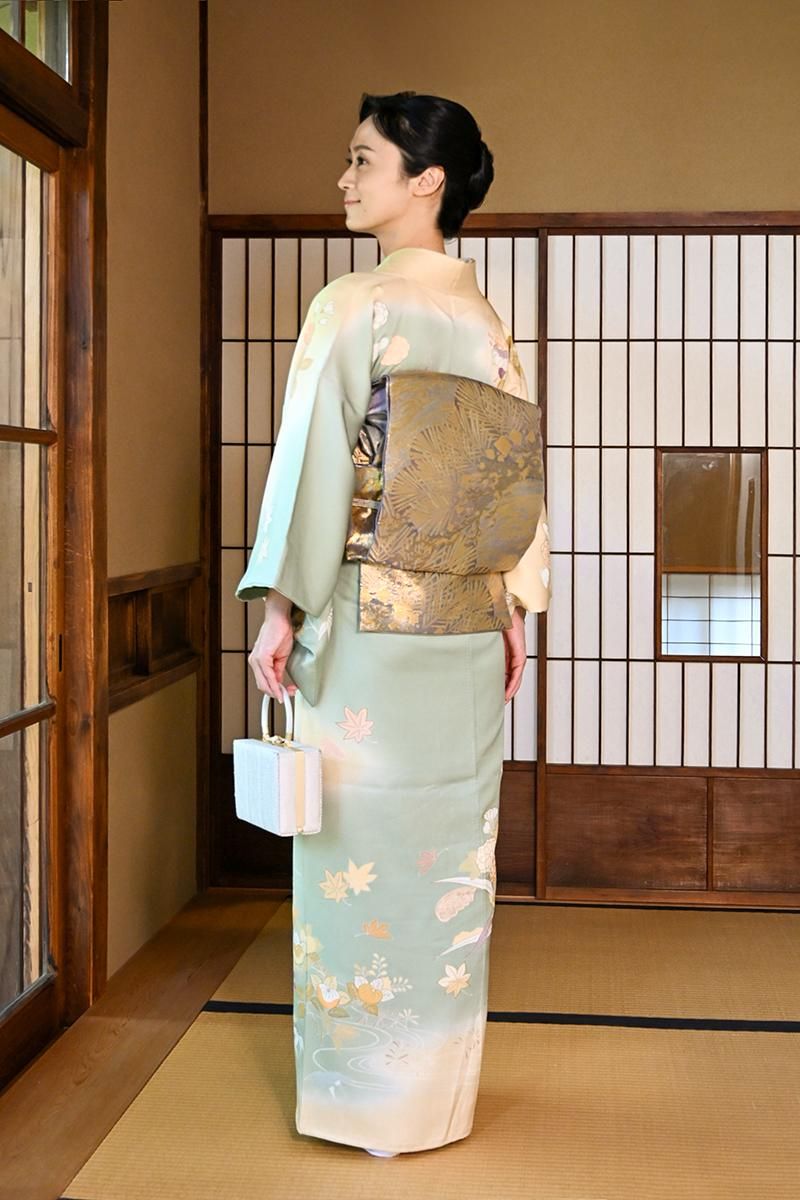 銀座【着物4654】千總製 訪問着 裏葉柳色 折々の花図（落款入）:身丈