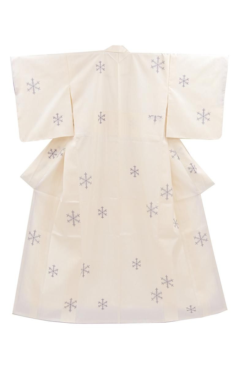 銀座【A-4192】白大島紬 白練色 雪花文（証紙付） :身丈159.5/裄67