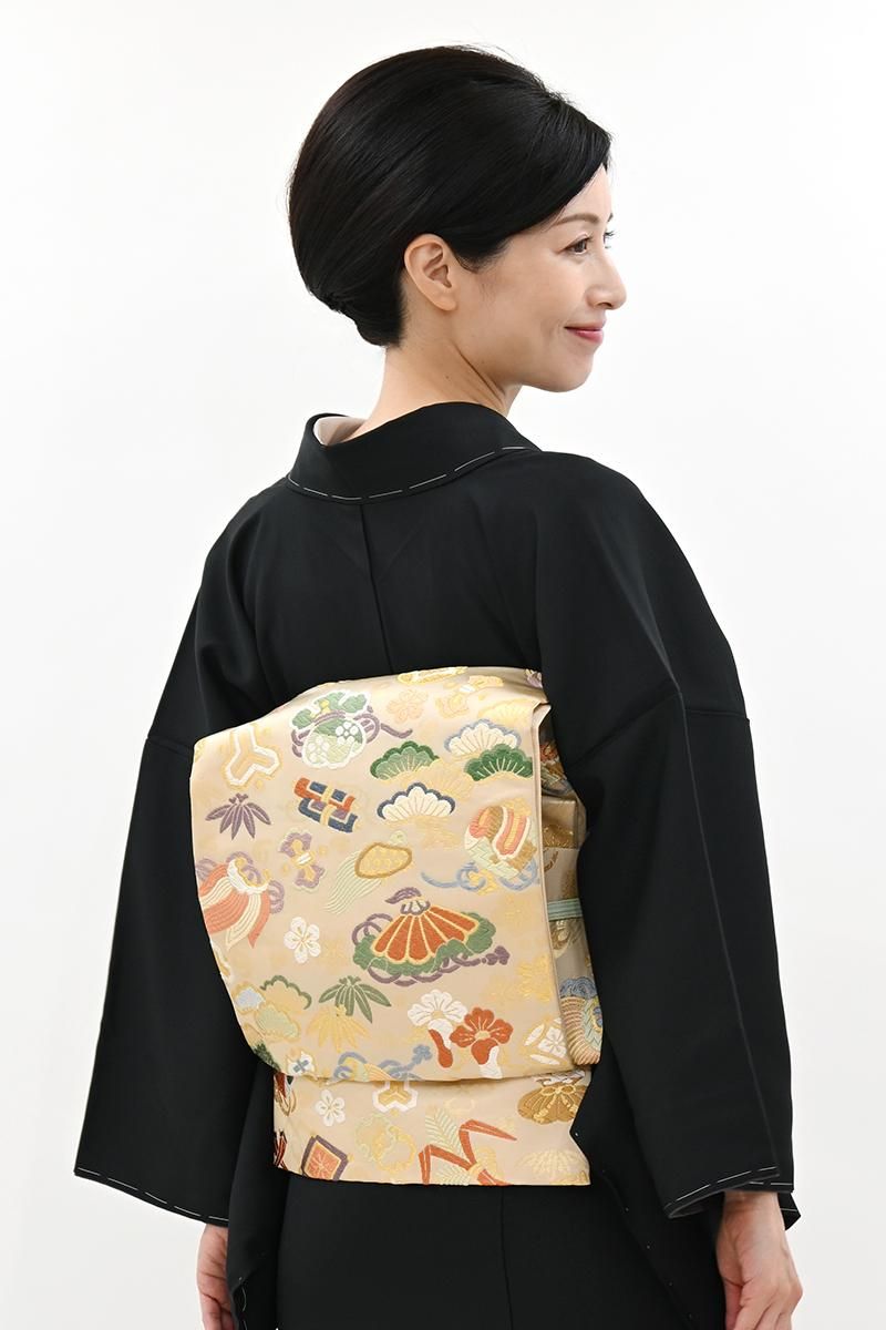 銀座【L-8563】袋帯 淡い香色 宝尽くし文 - 銀座きもの青木｜長く大切
