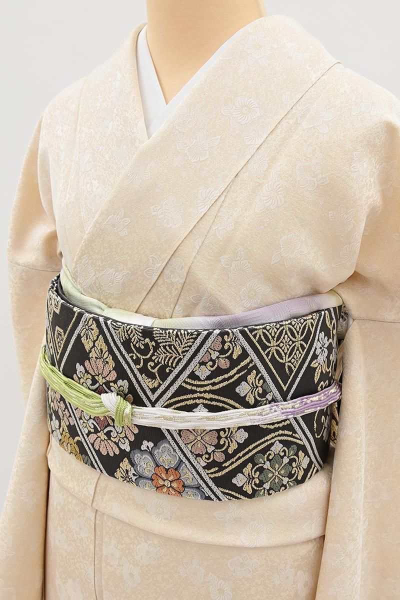 銀座【C-3350】色無地 鳥の子色 椿の地紋 :身丈160/裄66 - 銀座きもの