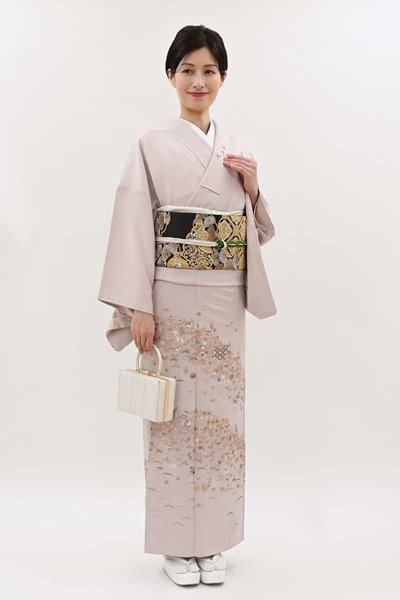 銀座【B-4345】刺繍 訪問着 灰桜色 松竹梅に宝尽くし文など:身丈169.5