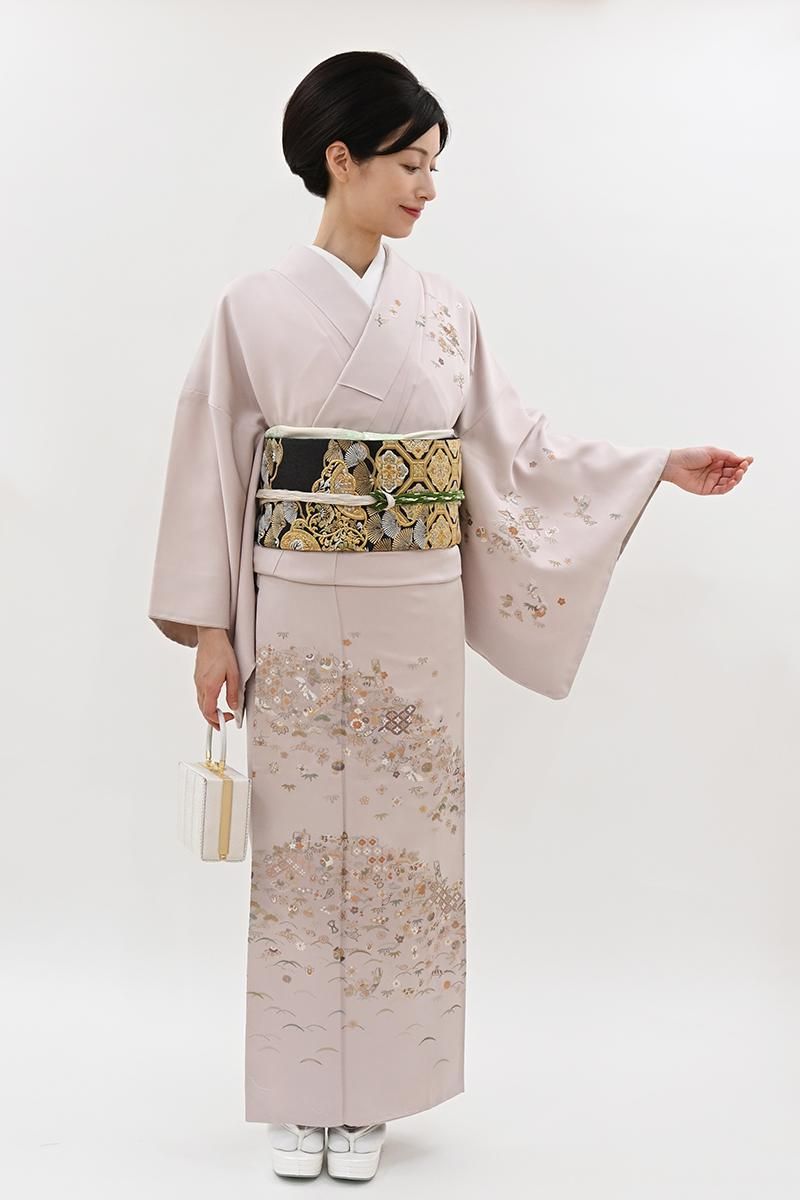 銀座【B-4345】刺繍 訪問着 灰桜色 松竹梅に宝尽くし文など:身丈169.5