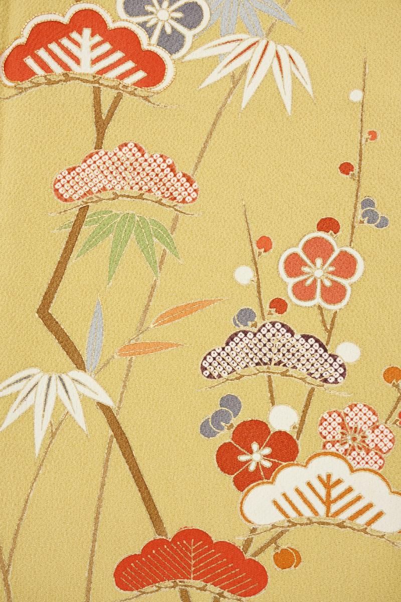 銀座【B-4357】縮緬地 繍一ッ紋 付下げ 玉蜀黍色 松竹梅の図 :身丈
