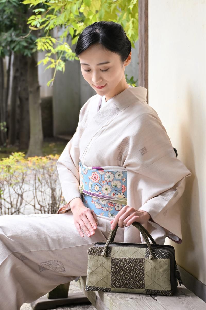 銀座【G-3402】伊と忠製 利休バッグ 紬地 青白橡×紺鼠 市松文 - 銀座