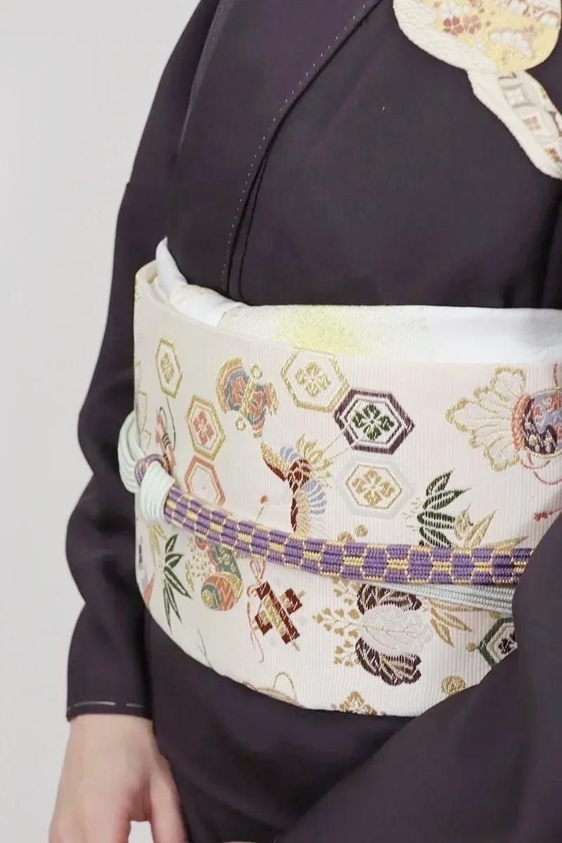 銀座【L-7748-4】西陣 山下織物製 袋帯 卯の花色 宝尽くし（証紙付）(N