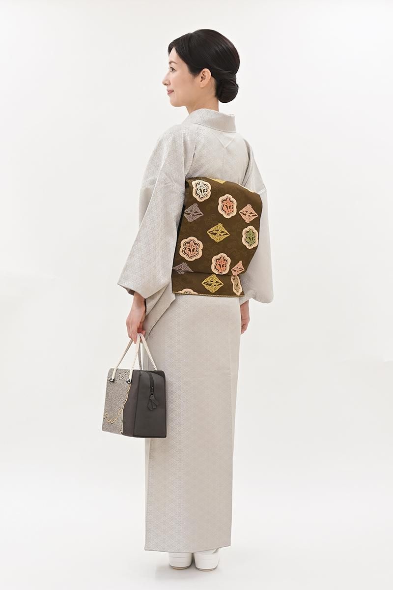 銀座【C-3373】色無地 絹鼠色 小葵の地紋 :身丈159/裄67.5 - 銀座