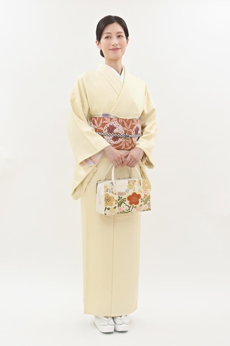 銀座【C-3369-1】色無地 薄卵色 桐竹鳳凰の地紋（反端付）（N）:身丈