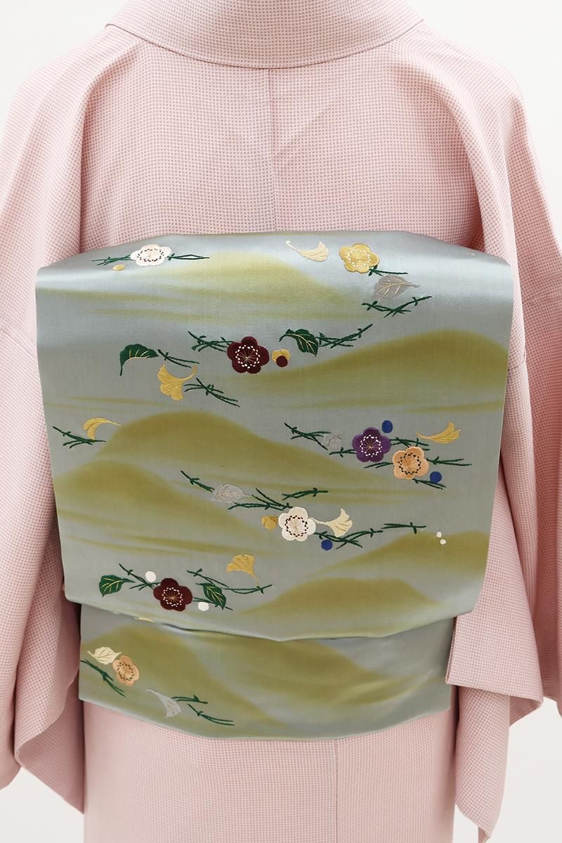 銀座【H-0903】刺繍 名古屋帯 浅葱鼠色 吹き寄せ文 - 銀座きもの青木