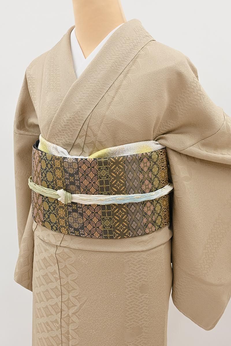 正絹 色無地 七宝繋(未使用品)【裄62cm】 銀座【C-3386】色無地 麹色 七宝繋ぎや網代の地文 :身丈152/裄66