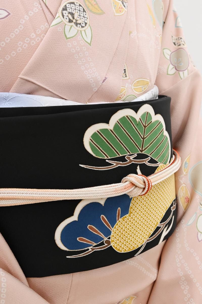 銀座【H-0916】塩瀬地 染名古屋帯 黒色 松の図 - 銀座きもの青木｜長く