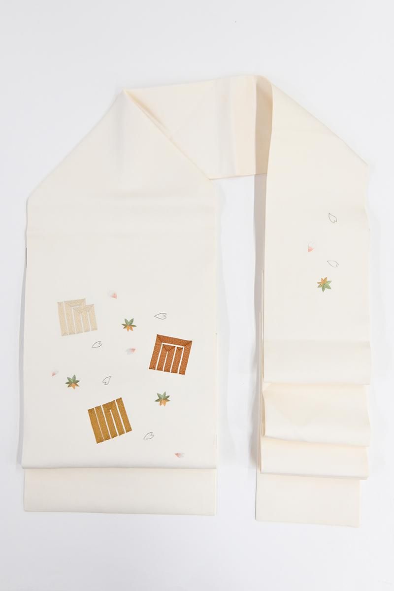 銀座【H-0984】塩瀬地 刺繍 名古屋帯 生成色 源氏香に桜楓文（高島屋