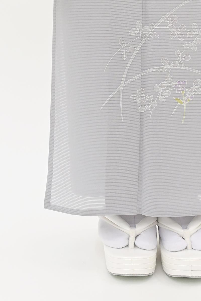 銀座【B-4636】絽 付下げ 白銅色 雪輪に秋草文（反端付）（N） :身丈