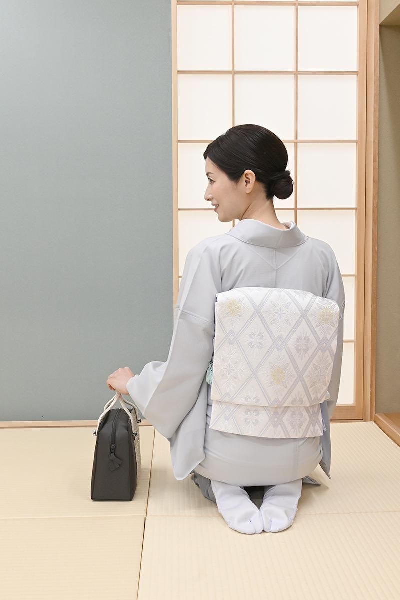 銀座【L-8981】西陣製 スリーシーズン 袋帯 白練色 菱に華文（証紙付