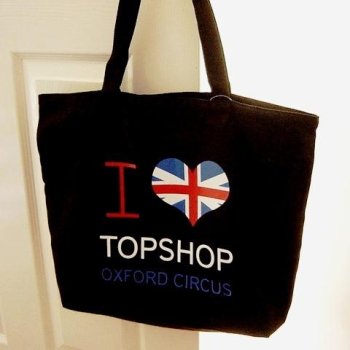 <img class='new_mark_img1' src='https://img.shop-pro.jp/img/new/icons20.gif' style='border:none;display:inline;margin:0px;padding:0px;width:auto;' />★SALE!  【TOPSHOP】I LOVE TOPSHOP Oxford Circus Eco Bag: BLACK<br>トップショップ オックスフォードサーカス エコバッグ:ブラック