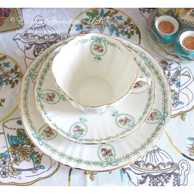 ロイヤルアルバート クラウンチャイナ アンティーク リボン トリオ