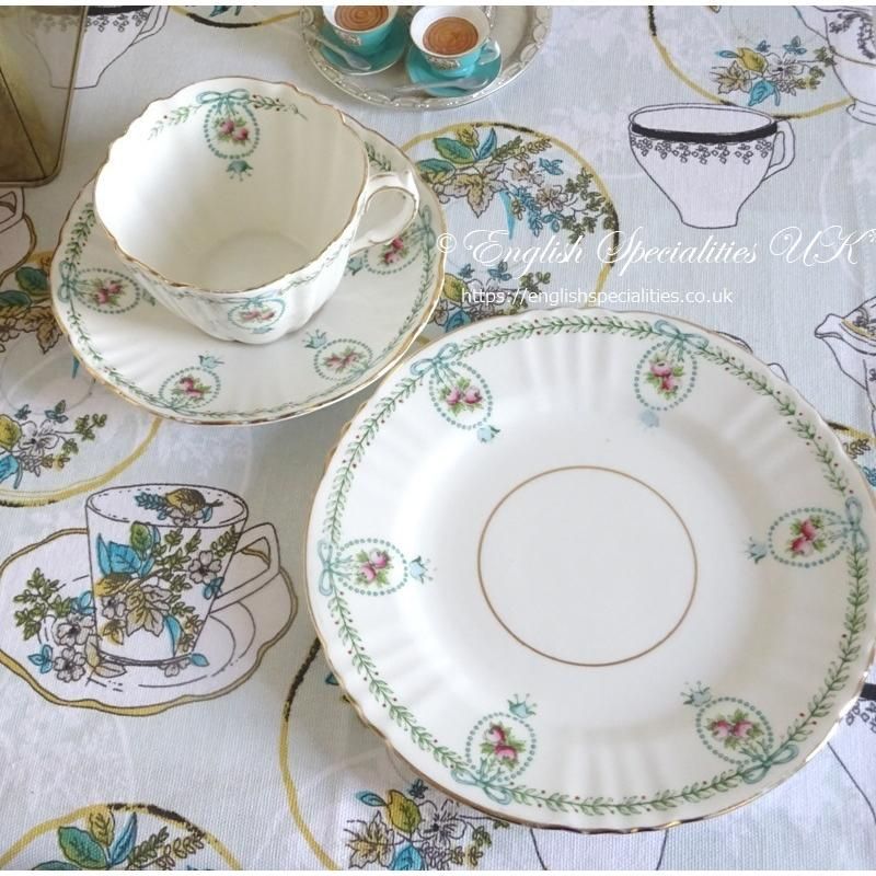 希少品】ロイヤルアルバート・クラウンチャイナ☆伊万里
