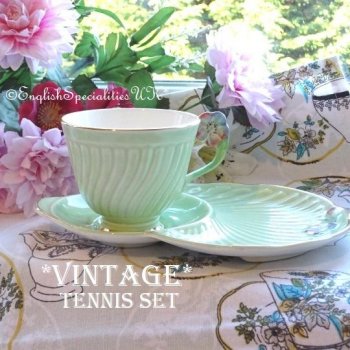 <img class='new_mark_img1' src='https://img.shop-pro.jp/img/new/icons47.gif' style='border:none;display:inline;margin:0px;padding:0px;width:auto;' />CROWN DEVON  - Vintage Flower Handle Tennis Set  Green<br>饦ǥܥ եϥɥ ƥ˥å ꡼ 1920ǯ1939ǯ