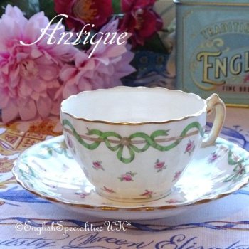 <img class='new_mark_img1' src='https://img.shop-pro.jp/img/new/icons47.gif' style='border:none;display:inline;margin:0px;padding:0px;width:auto;' />【Minton】Green Ribbon & Rose Cup & Saucer<br>ミントン  アンティーク グリーンリボン＆ローズ カップ＆ソーサー(1891-1912)