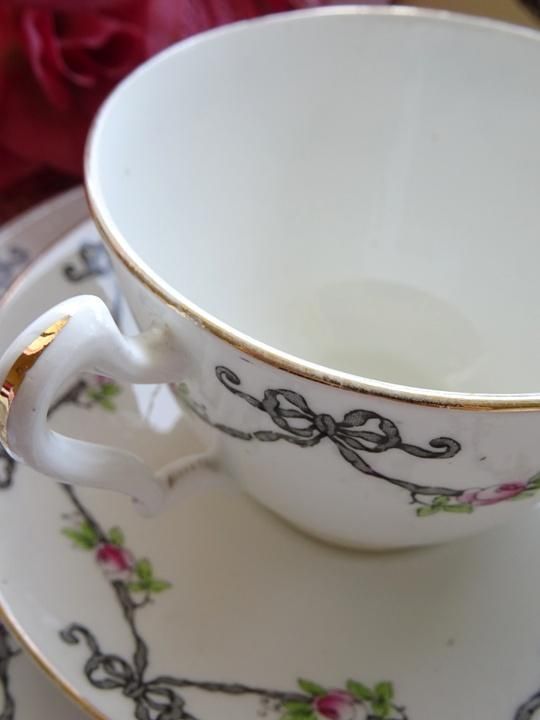 英国　アンティーク　プレート　大皿　ウィリアム　ロウ　コートチャイナ　古伊万里風 ウイリアム ロウ コートチャイナ アンティーク リボン ティートリオ