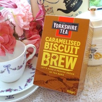 <img class='new_mark_img1' src='https://img.shop-pro.jp/img/new/icons15.gif' style='border:none;display:inline;margin:0px;padding:0px;width:auto;' />Yorkshire TeaCaramelised Biscuit  Brew Teabags<br>衼㡼 饤 ӥåȥ֥塼ƥХå