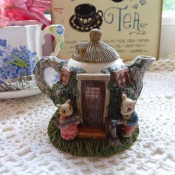 Vintage Mouse Cottage Teapot Ornament<br>ơޥơƥݥå ʥ