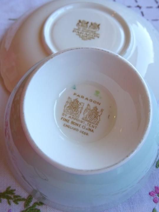 パラゴン　カップ&ソーサー　ローズハンドル　グリーン Sold : パラゴンローズハンドルミントグリーン、ほぼ完品