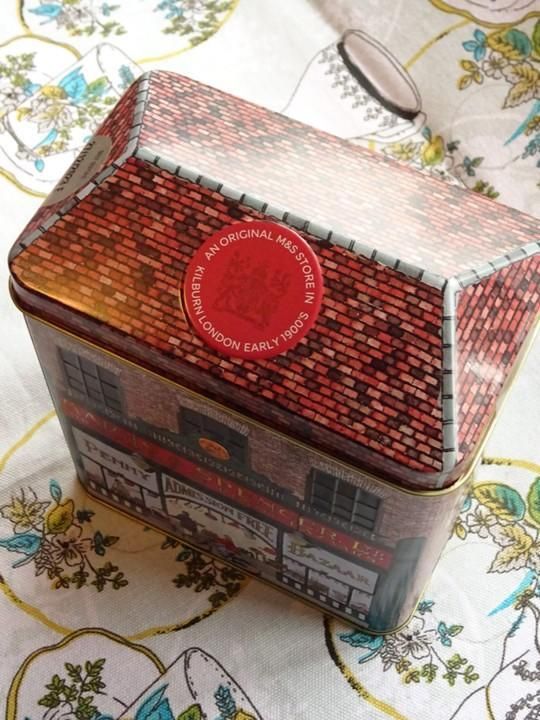 M&S マークス＆スペンサー　クリスマス　缶　空き缶　ライトアップ M＆S - M&S マークス＆スペンサー クリスマス 缶 空き缶 ライト