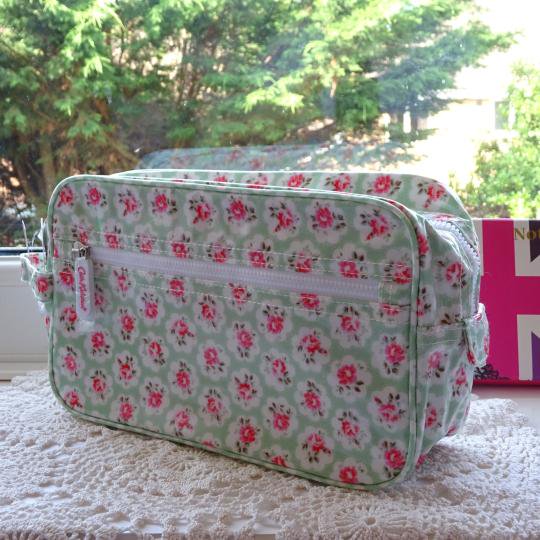 Cath Kidston】キャスキッドソン Wash Bag ウォッシュバッグ-