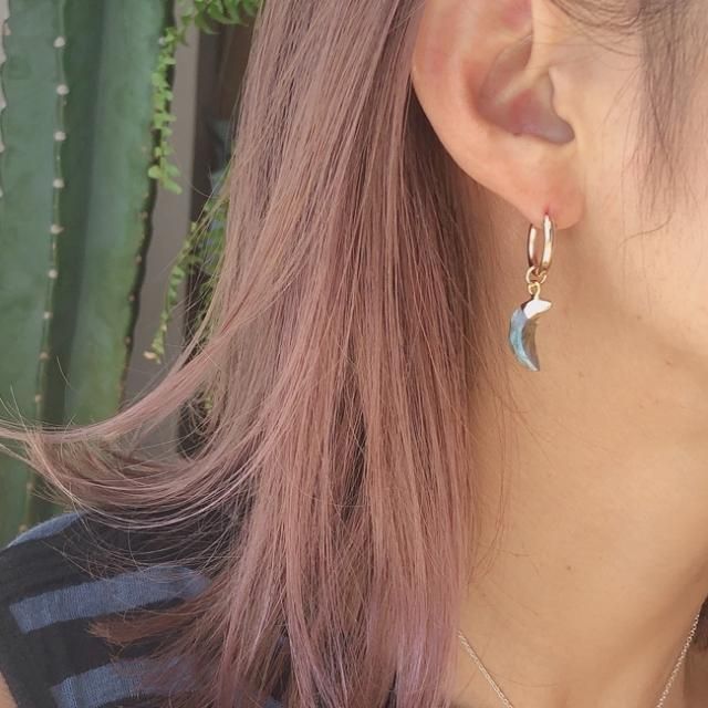 Moon Labradorite & Noth Star Charm Hoop Pierced Earring ラブラドライトムーン &  ノーススターチャーム　14kgfフープピアス - CandyBody