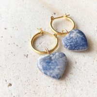 <img class='new_mark_img1' src='https://img.shop-pro.jp/img/new/icons14.gif' style='border:none;display:inline;margin:0px;padding:0px;width:auto;' />Heart Shape Sodalite Hoop Pierced Earring ハートシェイプ　ソーダライト　14kgfフープピアス
