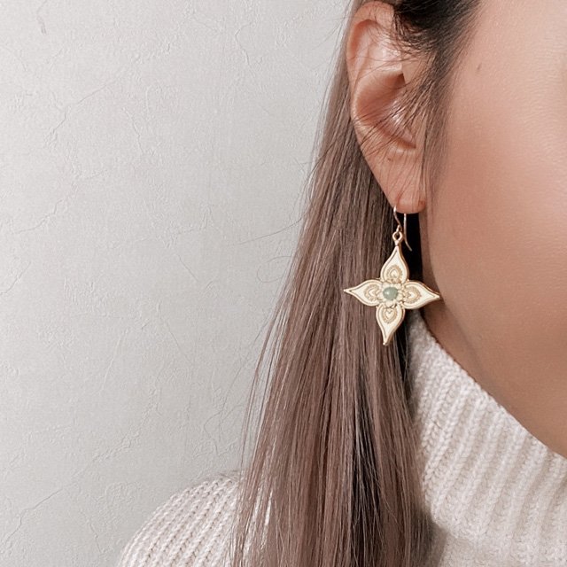 Flower Gold Charm Stone Pierced Earring トルコ製チャーム　一粒クリソプレーズ　レインボームーンストーン　ピアス  - CandyBody
