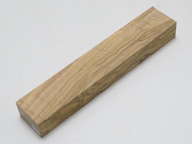 <img class='new_mark_img1' src='https://img.shop-pro.jp/img/new/icons5.gif' style='border:none;display:inline;margin:0px;padding:0px;width:auto;' />オリーブウッド　35×55×293ミリ　