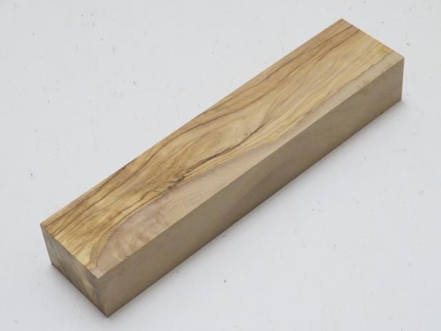 <img class='new_mark_img1' src='https://img.shop-pro.jp/img/new/icons5.gif' style='border:none;display:inline;margin:0px;padding:0px;width:auto;' />オリーブウッド　35×50×232ミリ　