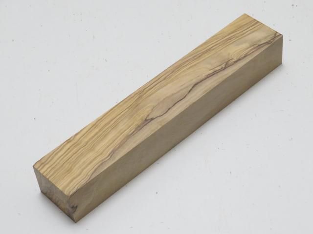 <img class='new_mark_img1' src='https://img.shop-pro.jp/img/new/icons5.gif' style='border:none;display:inline;margin:0px;padding:0px;width:auto;' />オリーブウッド　35×45×252ミリ　