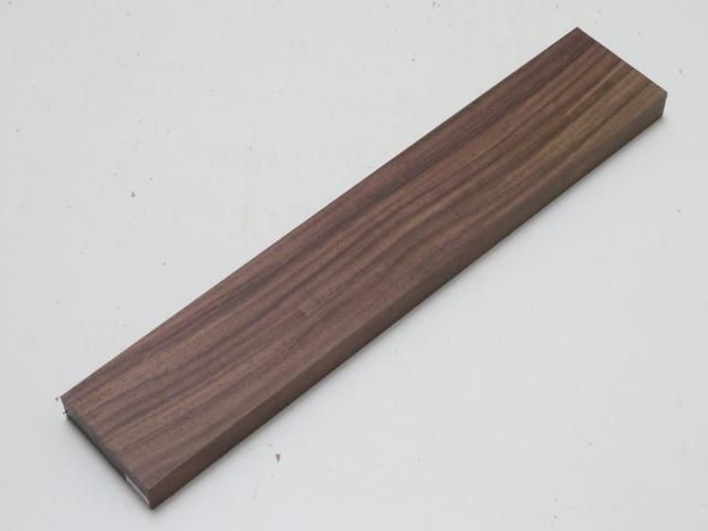 <img class='new_mark_img1' src='https://img.shop-pro.jp/img/new/icons5.gif' style='border:none;display:inline;margin:0px;padding:0px;width:auto;' />インディアンローズウッド　22×75×402ミリ　