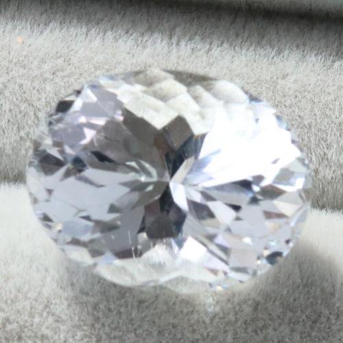 光の雫 岐阜県産 クリアー トパーズ 大粒 美麗 ルース 5.76ct 11.5mm - 夕星庵 -Venus Crystals-