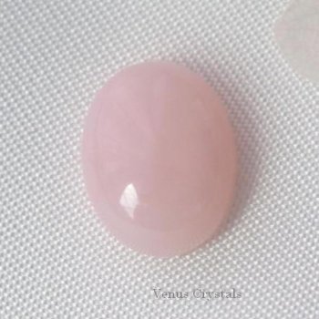 ペルー産　ピンク　オパール　カボション  1.75ct　9.2mm