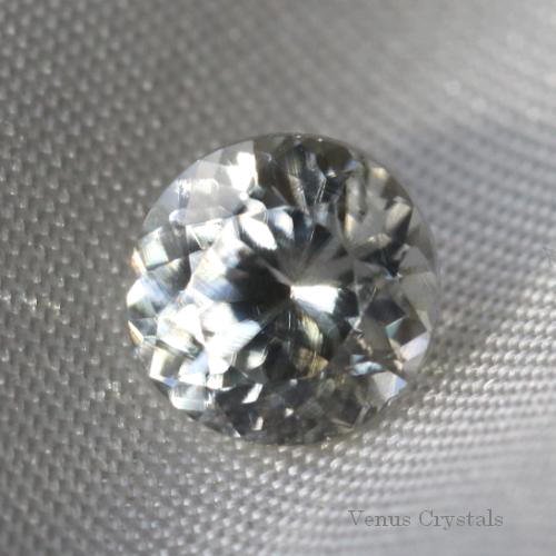 綺麗なメタリック ジルコン ルース 0.86ct 5.0mm - 夕星庵 -Venus