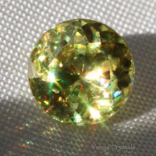 マダガスカル産 スフェーン (ファイアー) ルース 0.67ct 5.5mm - 夕星庵 -Venus Crystals-