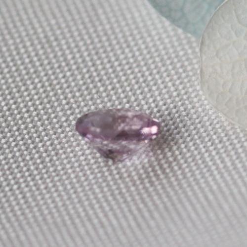 可愛いパープリッシュピンク スピネル ルース 0.17ct 3.7mm - 夕星庵 -Venus Crystals-