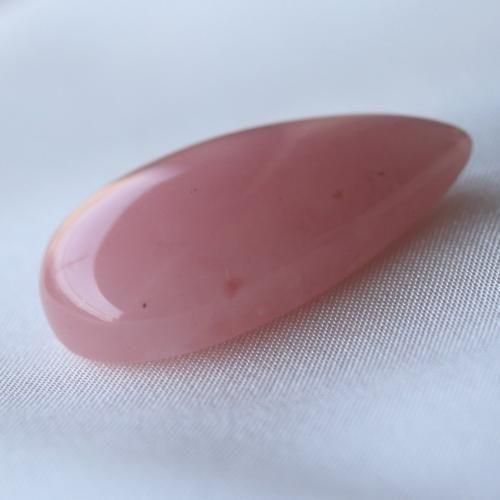 レア 天然色 ペルー産 ピンク・クォーツァイト カボション 17ct 25.2mm