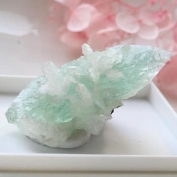 合成 アレキサンドリウム （カラーチェンジ＆蛍光 ネオジウム