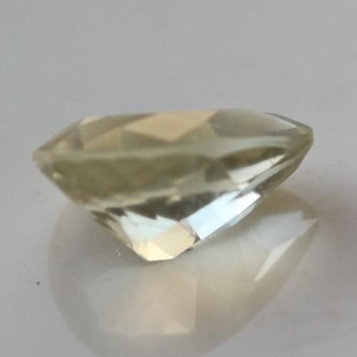 エジプトの雫 リビアン・グラス ルース 2.16ct 11.6mm - 夕星庵