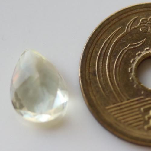 エジプトの雫 リビアン・グラス ルース 2.16ct 11.6mm - 夕星庵